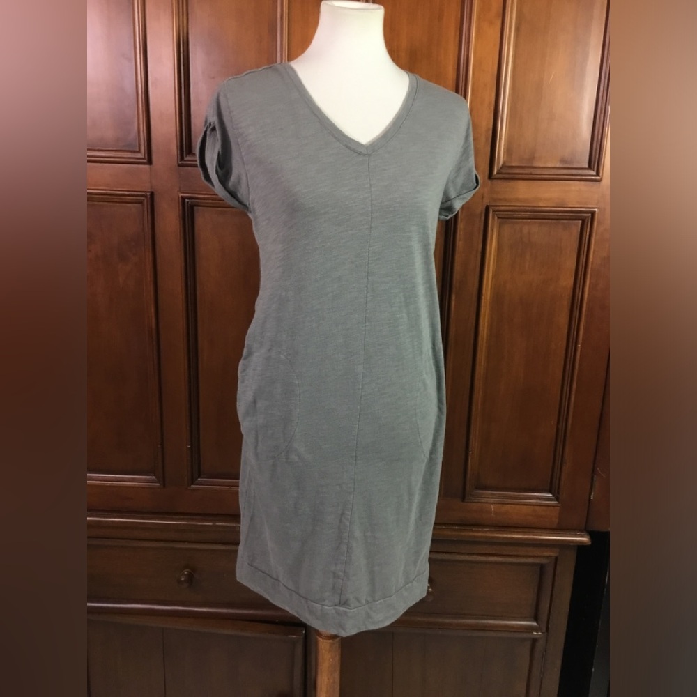 Prana Women’s Dress Size Med LK Nw Gray Pockets V Neck Roll Sleeve Knee Length M